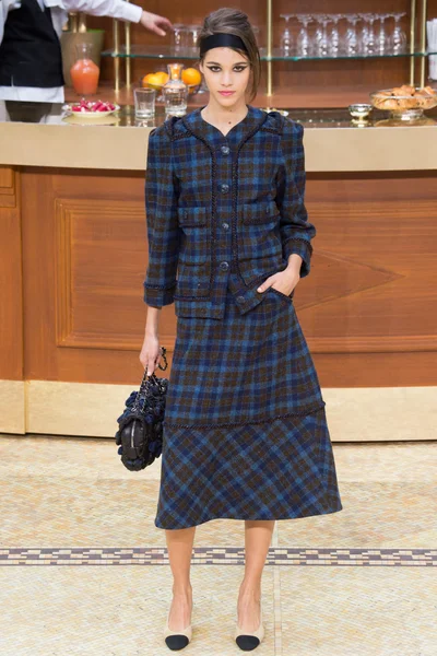 Look 14